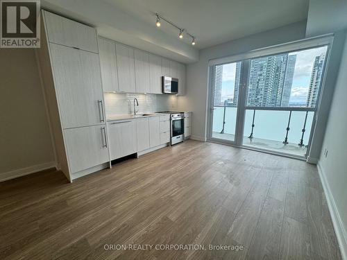 1309 - 4130 Parkside Village Drive, Mississauga, ON - Indoor Photo Showing Kitchen