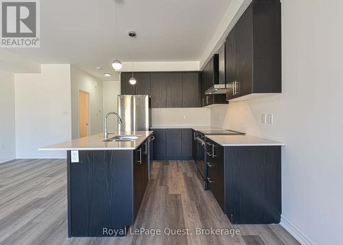 25 Wynwood Lane, Orillia, ON - Indoor Photo Showing Kitchen With Upgraded Kitchen