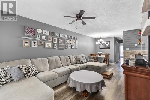 74 Pozzebon Cres, Sault Ste. Marie, ON - Indoor Photo Showing Living Room