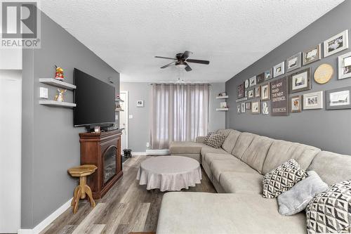 74 Pozzebon Cres, Sault Ste. Marie, ON - Indoor Photo Showing Living Room