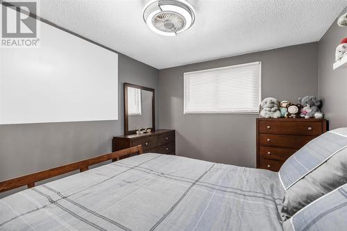 74 Pozzebon Cres, Sault Ste. Marie, ON - Indoor Photo Showing Bedroom