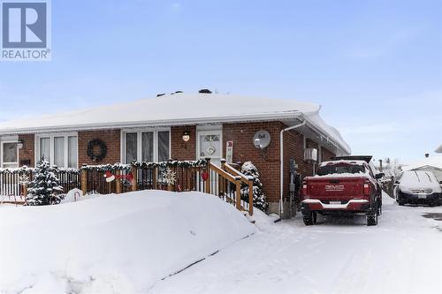 74 Pozzebon Cres, Sault Ste. Marie, ON - Outdoor