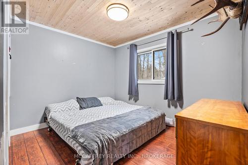 3053 Brewers Mills Road, Kingston (City North Of 401), ON - Indoor Photo Showing Bedroom