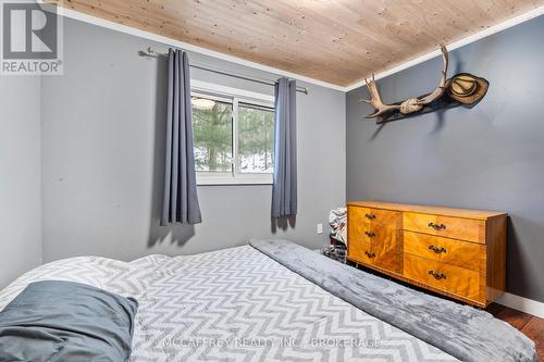 3053 Brewers Mills Road, Kingston (City North Of 401), ON - Indoor Photo Showing Bedroom