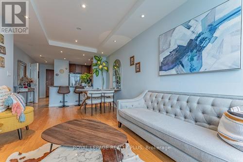 Ph2 - 4900 Glen Erin Drive, Mississauga, ON - Indoor Photo Showing Living Room