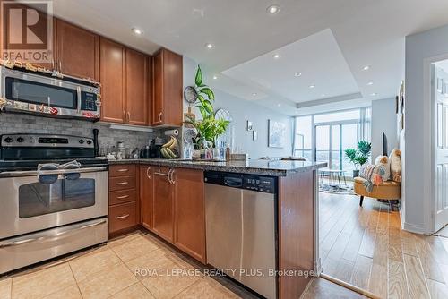 Ph2 - 4900 Glen Erin Drive, Mississauga, ON - Indoor Photo Showing Kitchen With Stainless Steel Kitchen