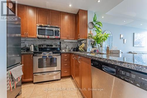 Ph2 - 4900 Glen Erin Drive, Mississauga, ON - Indoor Photo Showing Kitchen With Stainless Steel Kitchen