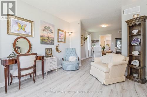 765 St. David Street S, Centre Wellington (Fergus), ON - Indoor Photo Showing Living Room