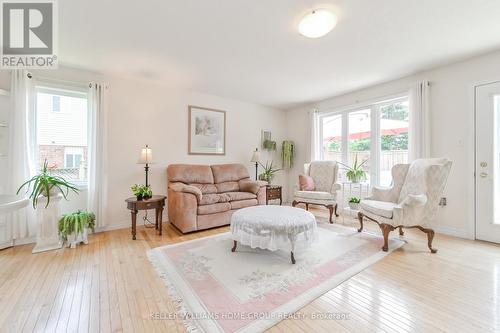 765 St. David Street S, Centre Wellington (Fergus), ON - Indoor Photo Showing Living Room