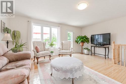 765 St. David Street S, Centre Wellington (Fergus), ON - Indoor Photo Showing Living Room