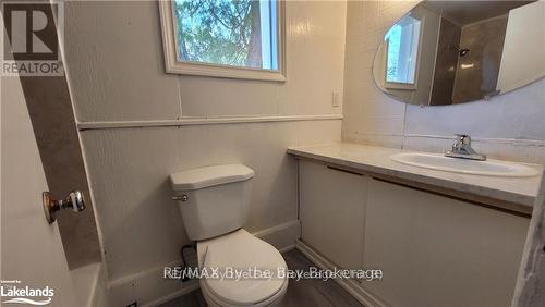 19 Glen Street, Wasaga Beach, ON - Indoor Photo Showing Bathroom