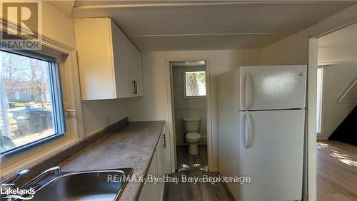 19 Glen Street, Wasaga Beach, ON - Indoor Photo Showing Kitchen