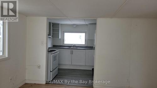 19 Glen Street, Wasaga Beach, ON - Indoor Photo Showing Kitchen With Double Sink