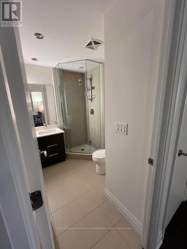 214 - 21 Clairtrell Road, Toronto, ON - Indoor Photo Showing Bathroom