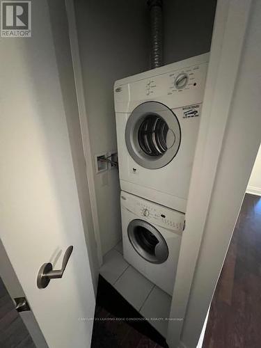 214 - 21 Clairtrell Road, Toronto, ON - Indoor Photo Showing Laundry Room