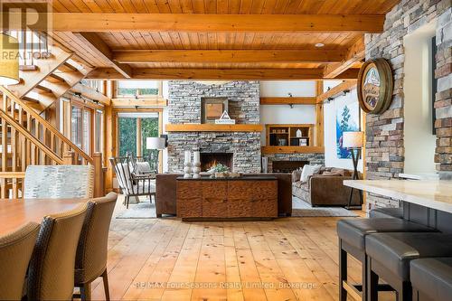 140 Alexandra Way, Blue Mountains (Blue Mountain Resort Area), ON - Indoor Photo Showing Living Room With Fireplace