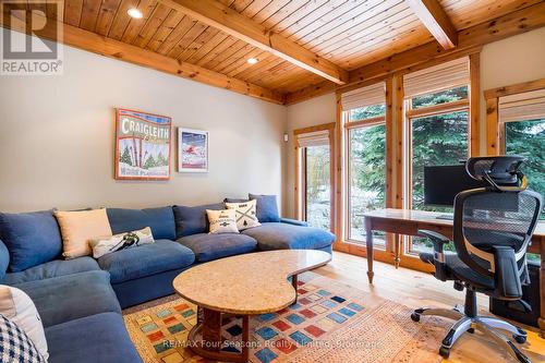 140 Alexandra Way, Blue Mountains (Blue Mountain Resort Area), ON - Indoor Photo Showing Living Room