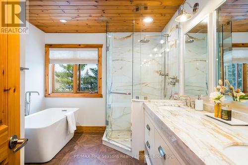 140 Alexandra Way, Blue Mountains (Blue Mountain Resort Area), ON - Indoor Photo Showing Bathroom