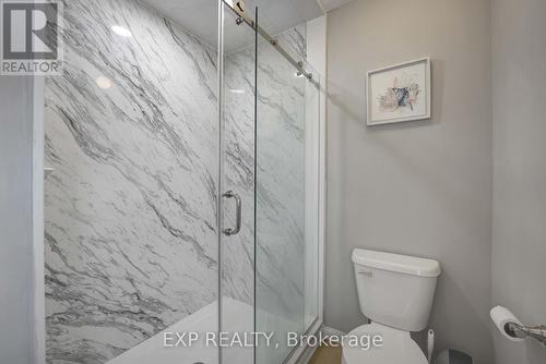 27 Beattie Crescent, Cambridge, ON - Indoor Photo Showing Bathroom