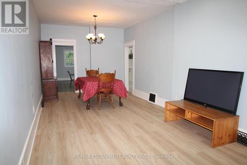 701 Wilson Street, Hamilton, ON - Indoor Photo Showing Dining Room