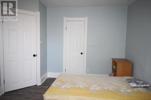 701 Wilson Street, Hamilton, ON - Indoor Photo Showing Bedroom