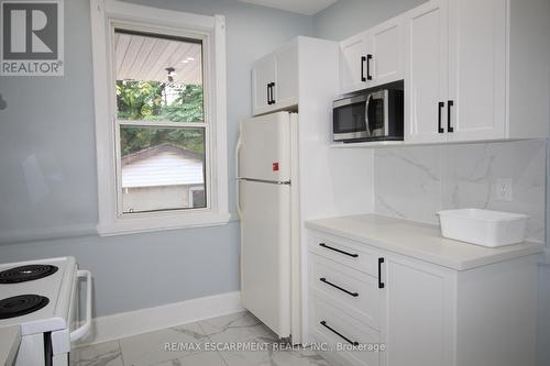 701 Wilson Street, Hamilton, ON - Indoor Photo Showing Kitchen