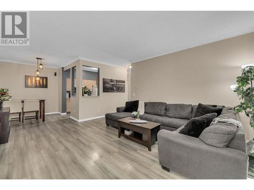 Living Room - 255 Aurora Crescent Unit# 304, Kelowna, BC - Indoor Photo Showing Living Room