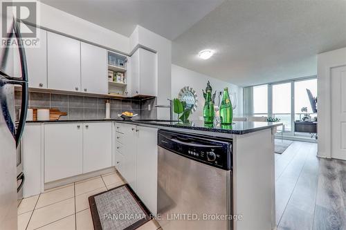 3104 - 225 Sherway Gardens Road, Toronto, ON - Indoor Photo Showing Kitchen