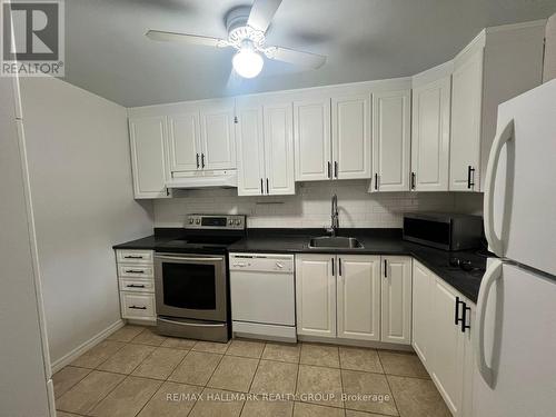 2 - 440 Fenerty Court, Ottawa, ON - Indoor Photo Showing Kitchen