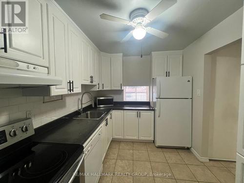 2 - 440 Fenerty Court, Ottawa, ON - Indoor Photo Showing Kitchen With Double Sink