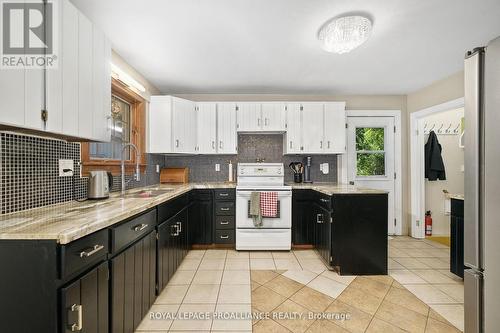 560 Carnegie Avenue, Smith-Ennismore-Lakefield, ON - Indoor Photo Showing Kitchen