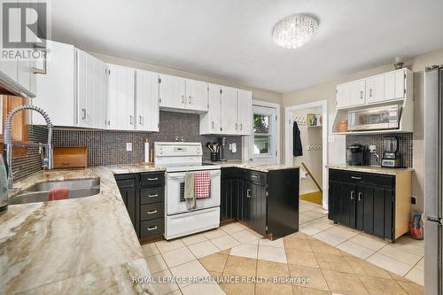 560 Carnegie Avenue, Smith-Ennismore-Lakefield, ON - Indoor Photo Showing Kitchen With Double Sink