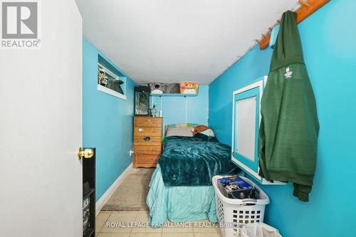 560 Carnegie Avenue, Smith-Ennismore-Lakefield, ON - Indoor Photo Showing Bedroom