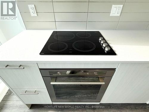 2413 - 403 Church Street, Toronto, ON - Indoor Photo Showing Kitchen