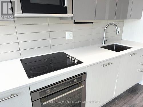 2413 - 403 Church Street, Toronto, ON - Indoor Photo Showing Kitchen