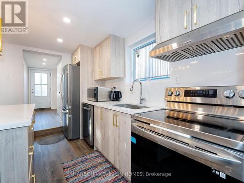 123 Wildwood Avenue, Richmond Hill, ON - Indoor Photo Showing Kitchen