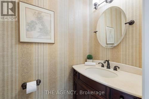 15 Logan Court, Whitchurch-Stouffville, ON - Indoor Photo Showing Bathroom