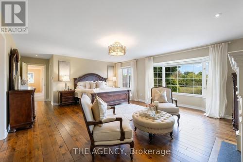 15 Logan Court, Whitchurch-Stouffville, ON - Indoor Photo Showing Living Room