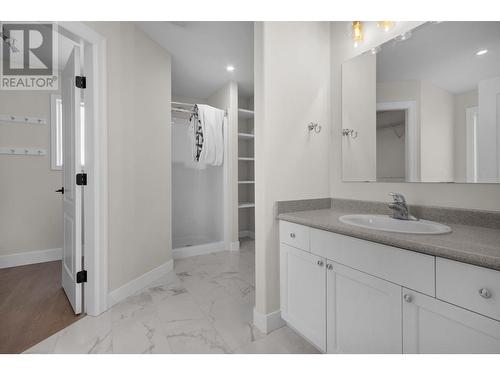 6807 Westmount Drive, Prince George, BC - Indoor Photo Showing Bathroom