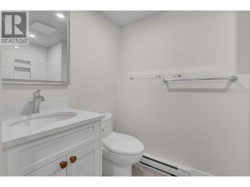 6807 Westmount Drive, Prince George, BC - Indoor Photo Showing Bathroom