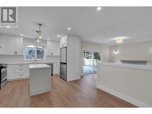 6807 Westmount Drive, Prince George, BC - Indoor Photo Showing Kitchen With Upgraded Kitchen