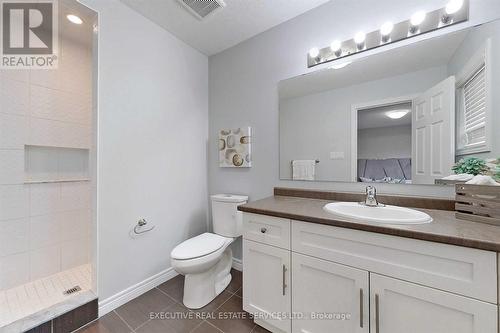 9 Mccann Street, Guelph, ON - Indoor Photo Showing Bathroom