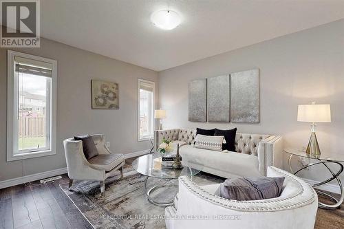 9 Mccann Street, Guelph, ON - Indoor Photo Showing Living Room