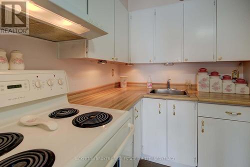 404 - 610 William Street S, Gananoque, ON - Indoor Photo Showing Kitchen