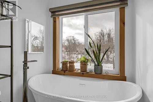 4888 Mcmartin Street S, South Glengarry, ON - Indoor Photo Showing Bathroom