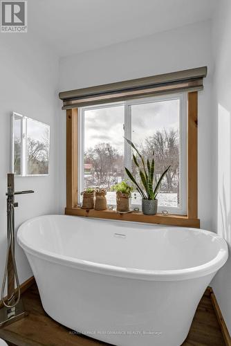 4888 Mcmartin Street S, South Glengarry, ON - Indoor Photo Showing Bathroom