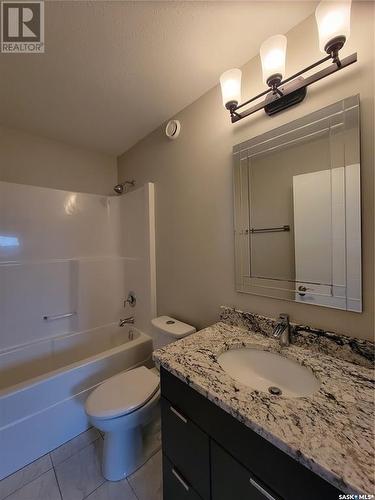 1062 Kloppenburg Bend, Saskatoon, SK - Indoor Photo Showing Bathroom