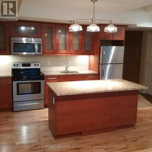 324 Currell Avenue, Ottawa, ON - Indoor Photo Showing Kitchen With Stainless Steel Kitchen