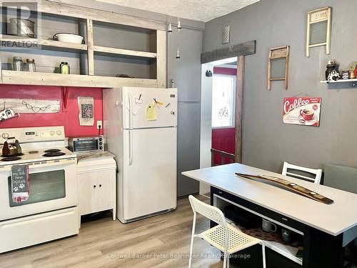 258 8Th Street, Hanover, ON - Indoor Photo Showing Kitchen