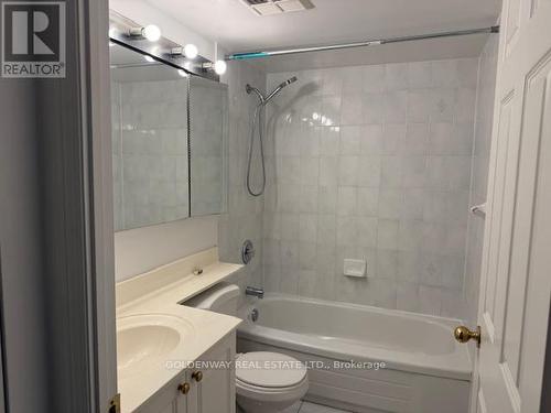 401 - 39 Pemberton Avenue, Toronto, ON - Indoor Photo Showing Bathroom